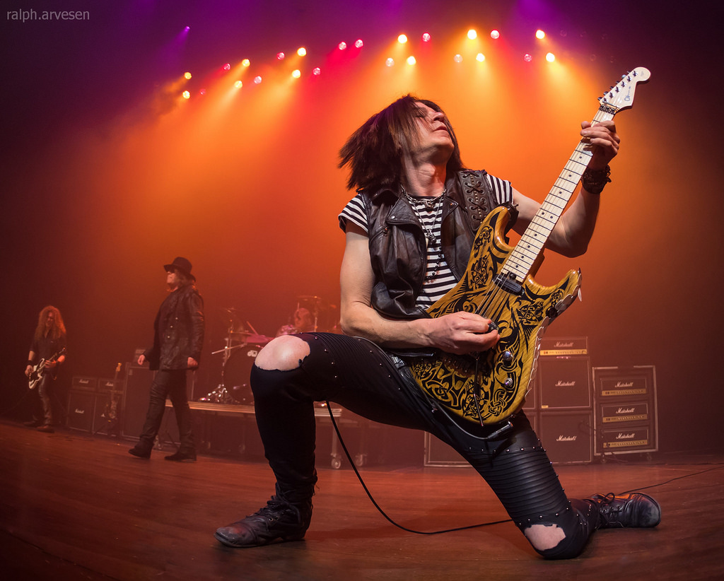 Crowd at a Dokken show